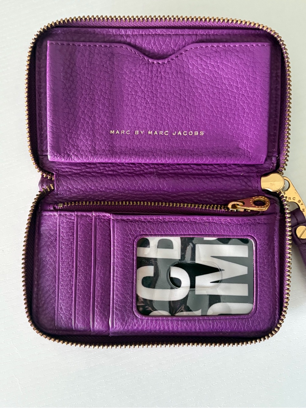 Marc by Marc Jacobs Purple Pebbled Leather Wallet with Gold Plaque - Picture 7 of 14